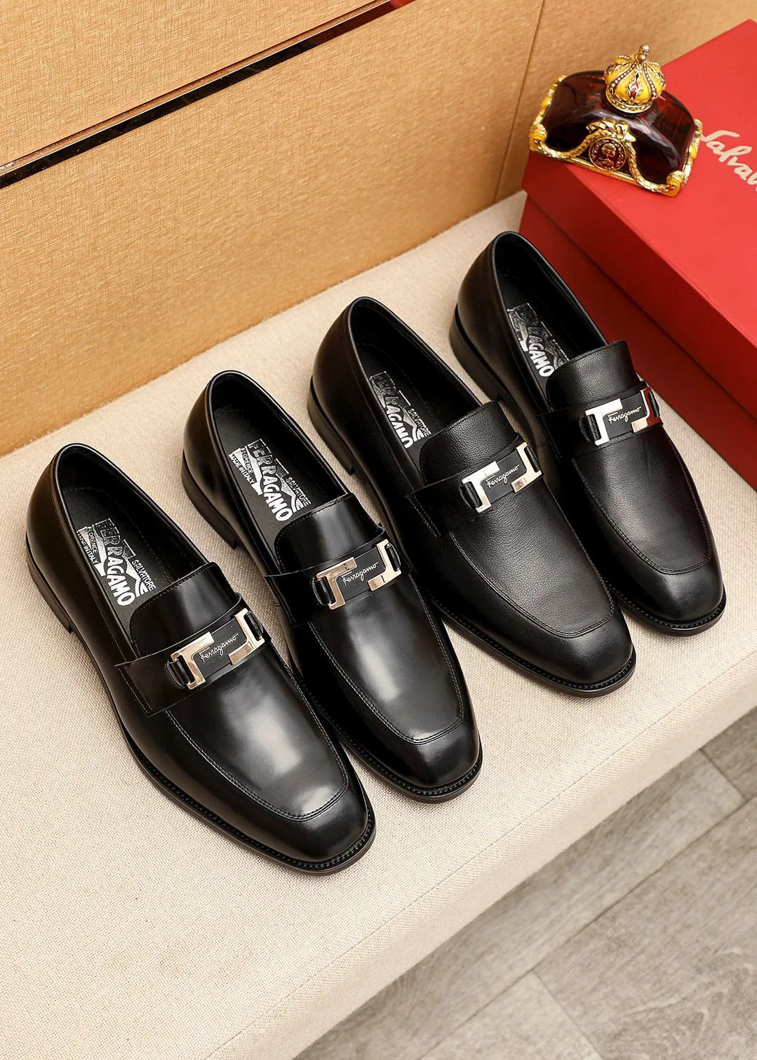 Men's shoes💰460💰 Product trademark: Ferragamo "Ferragamo" casual leather shoes Regular size: 38-44 (45🉑️customized) Product materials: Selected imported first-layer calfskin upper + luxury hardware buckle, imported water-dyed cow leather lining. Strong three-dimensional visual effect, original outsole color: 1⃣️color optional